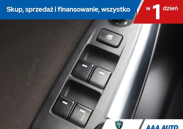 Mazda 6 cena 40000 przebieg: 203446, rok produkcji 2013 z Bobolice małe 254